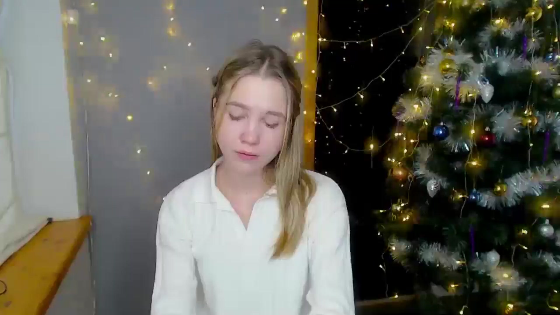 Gallery image thumbnail from Kate_Lewiss's myfreecams stream on, 12/16/2024, 07:23 image 19 of 20