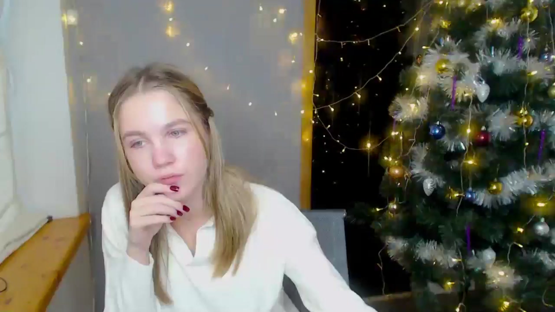 Gallery image thumbnail from Kate_Lewiss's myfreecams stream on, 12/16/2024, 07:23 image 18 of 20