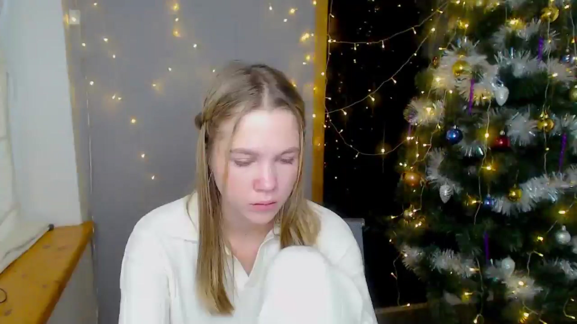 Gallery image thumbnail from Kate_Lewiss's myfreecams stream on, 12/16/2024, 07:23 image 13 of 20