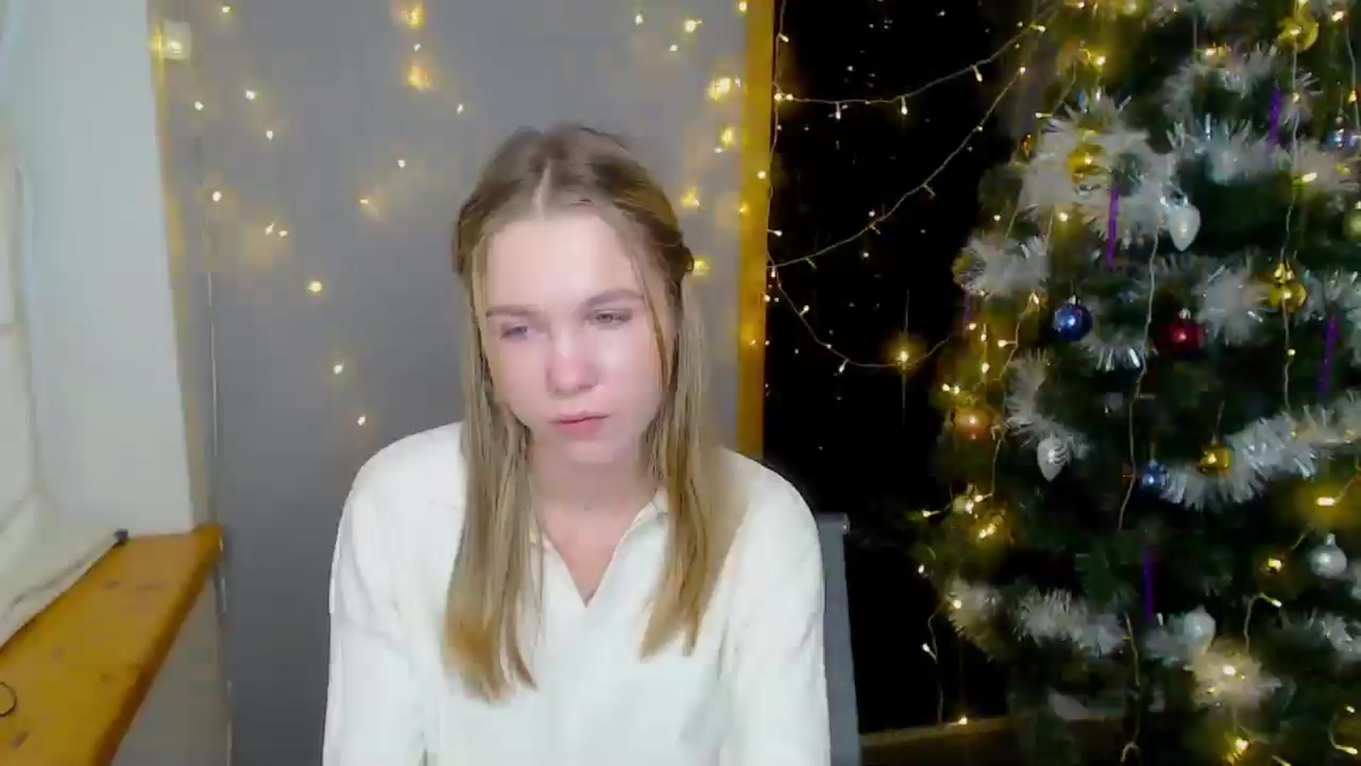 Gallery image thumbnail from Kate_Lewiss's myfreecams stream on, 12/16/2024, 07:23 image 16 of 20