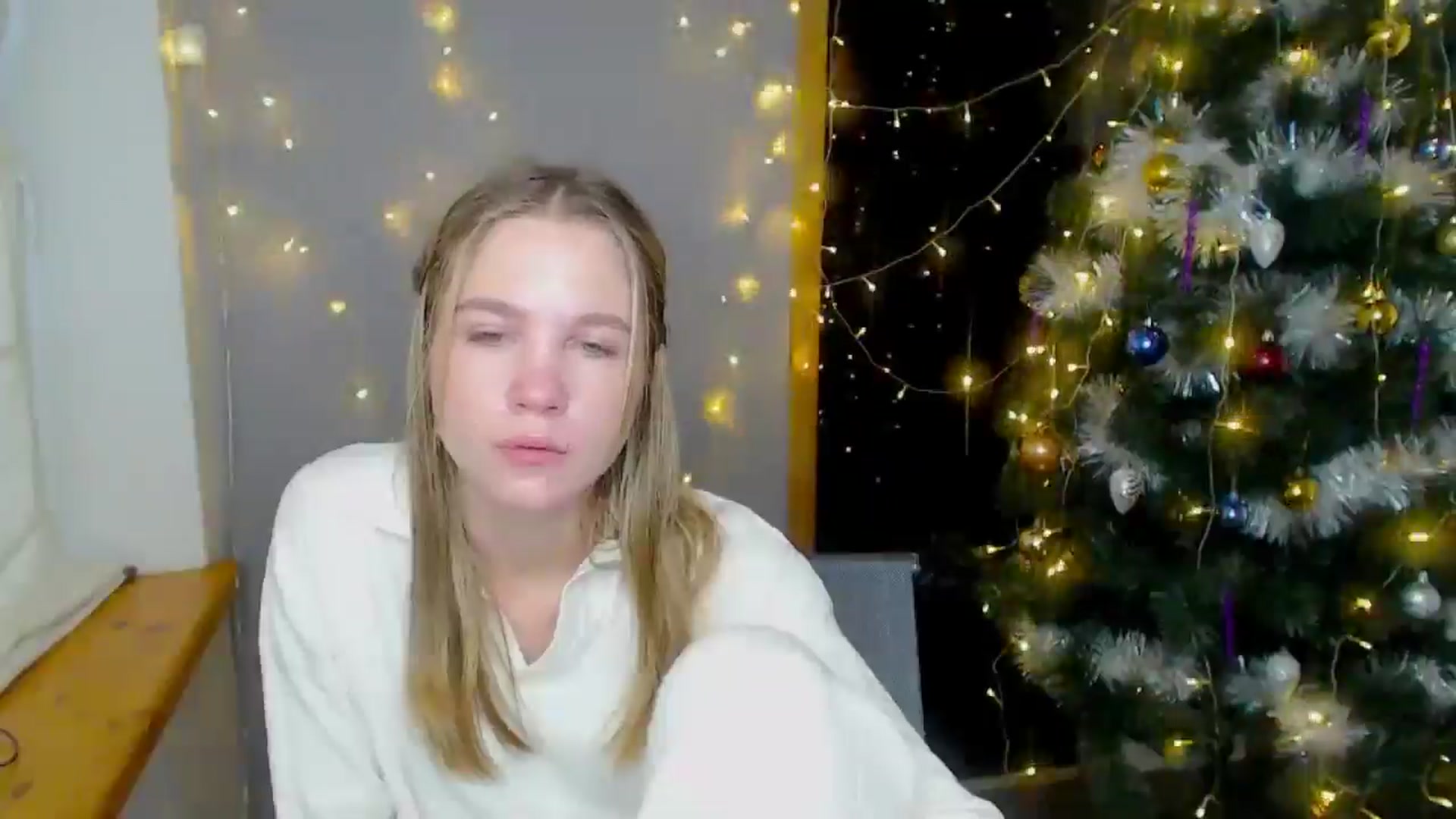 Gallery image thumbnail from Kate_Lewiss's myfreecams stream on, 12/16/2024, 07:23 image 6 of 20