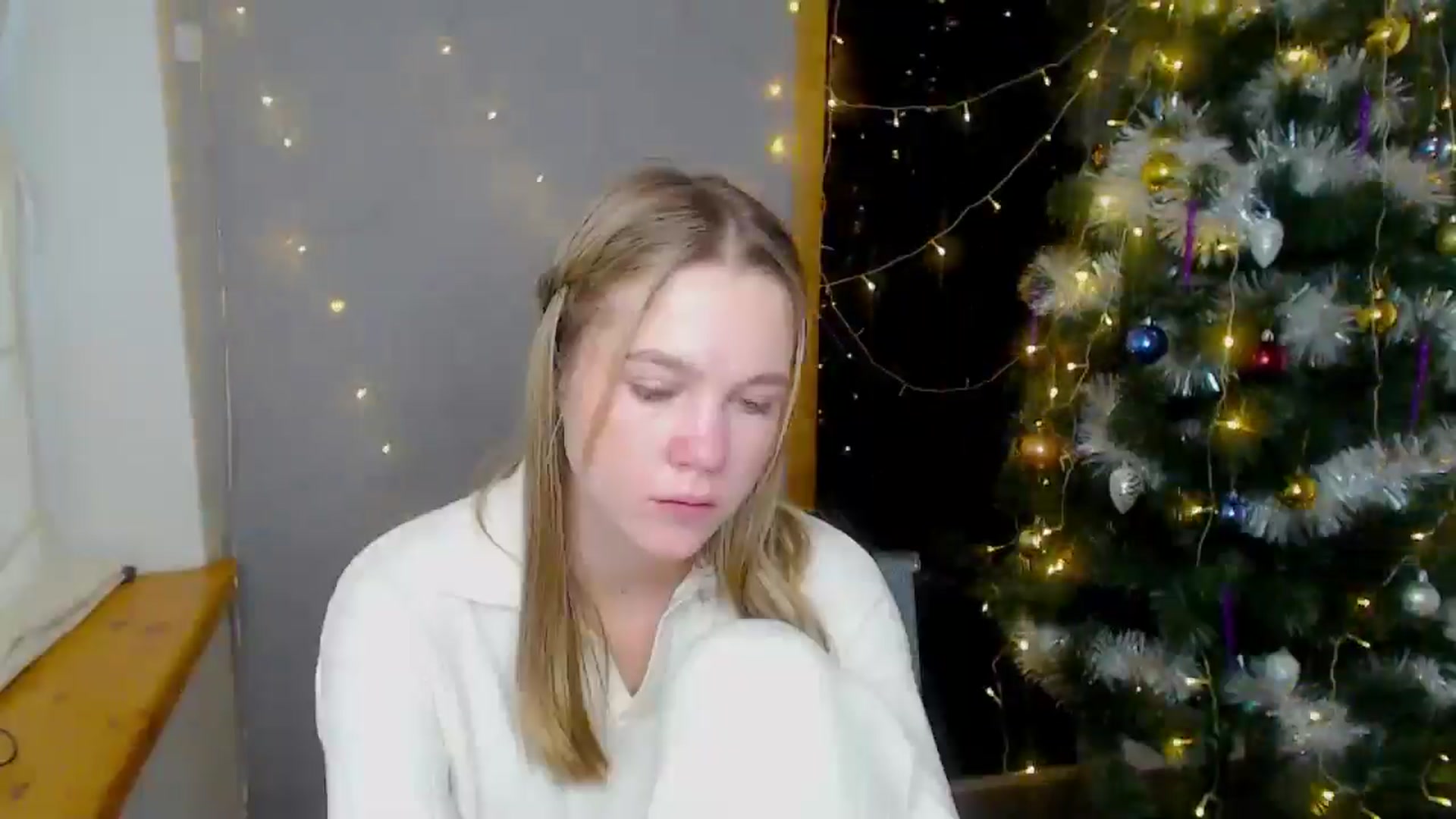 Gallery image thumbnail from Kate_Lewiss's myfreecams stream on, 12/16/2024, 07:23 image 11 of 20