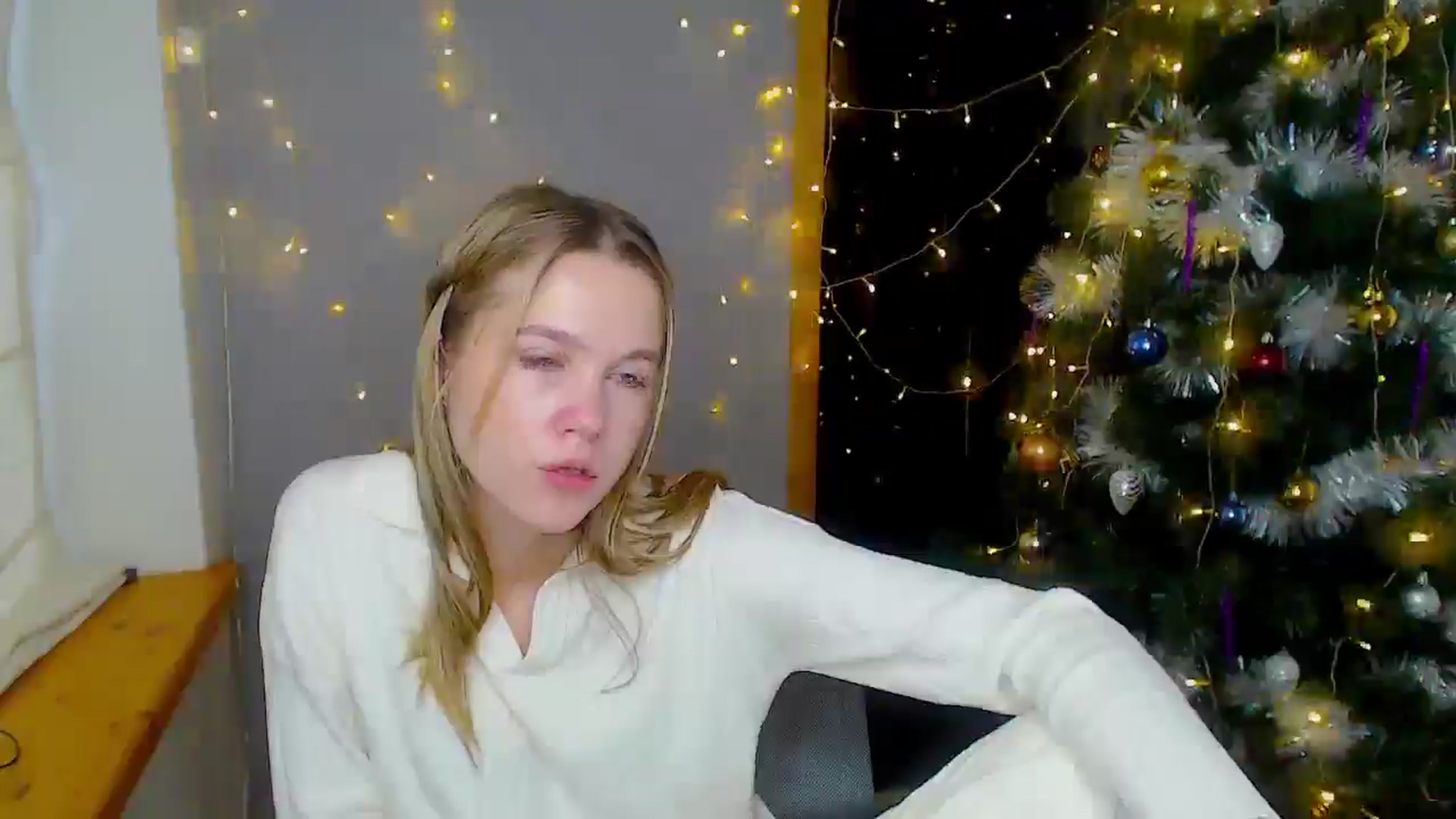Gallery image thumbnail from Kate_Lewiss's myfreecams stream on, 12/16/2024, 09:17 image 13 of 20