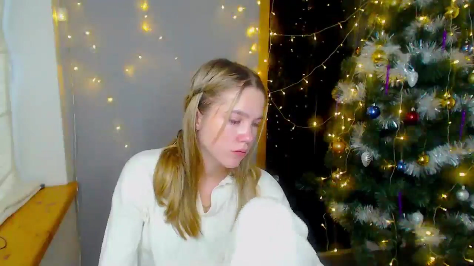 Gallery image thumbnail from Kate_Lewiss's myfreecams stream on, 12/16/2024, 09:17 image 4 of 20