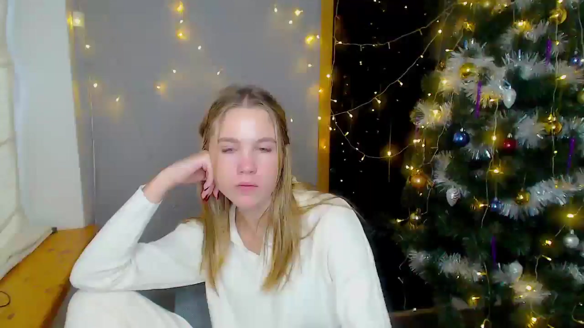 Gallery image thumbnail from Kate_Lewiss's myfreecams stream on, 12/16/2024, 09:17 image 19 of 20