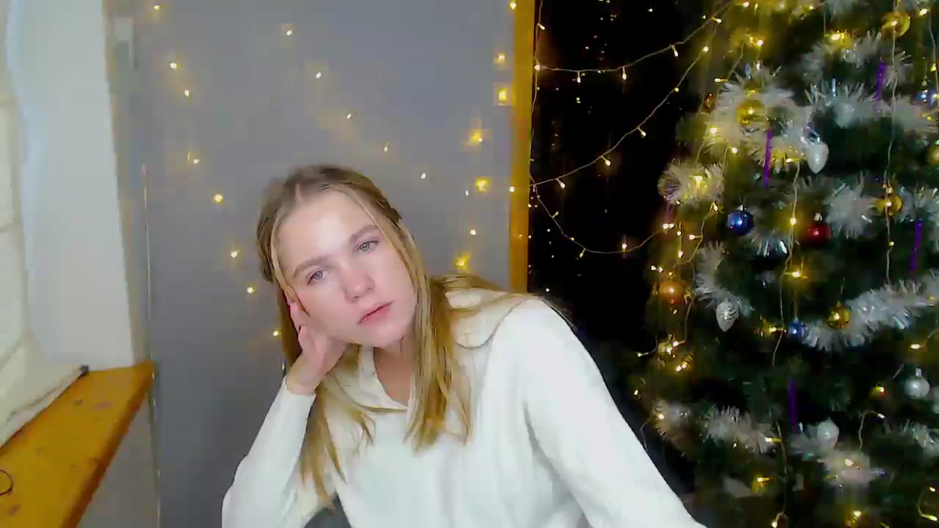Gallery image thumbnail from Kate_Lewiss's myfreecams stream on, 12/16/2024, 09:17 image 17 of 20
