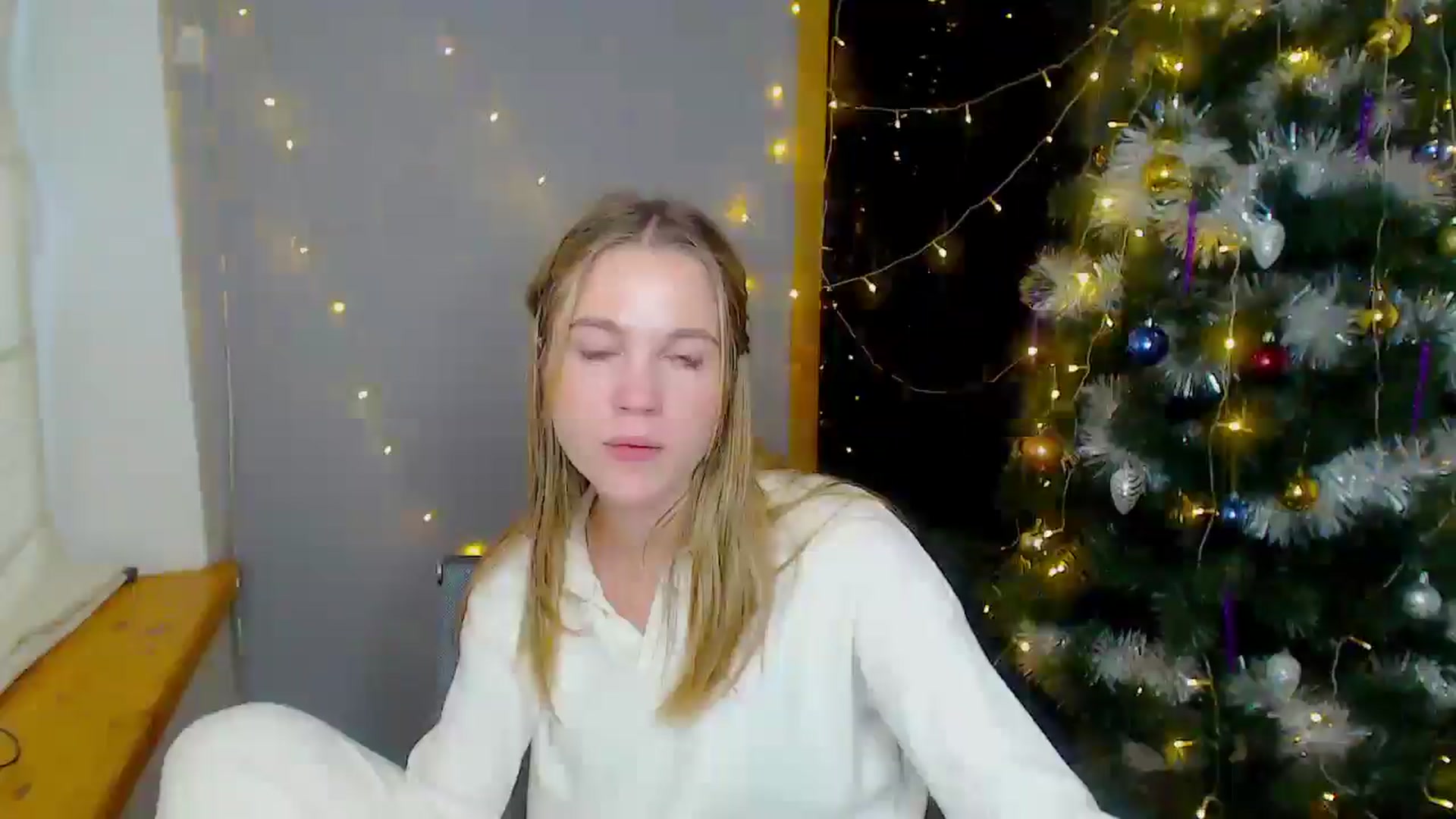 Gallery image thumbnail from Kate_Lewiss's myfreecams stream on, 12/16/2024, 09:17 image 18 of 20