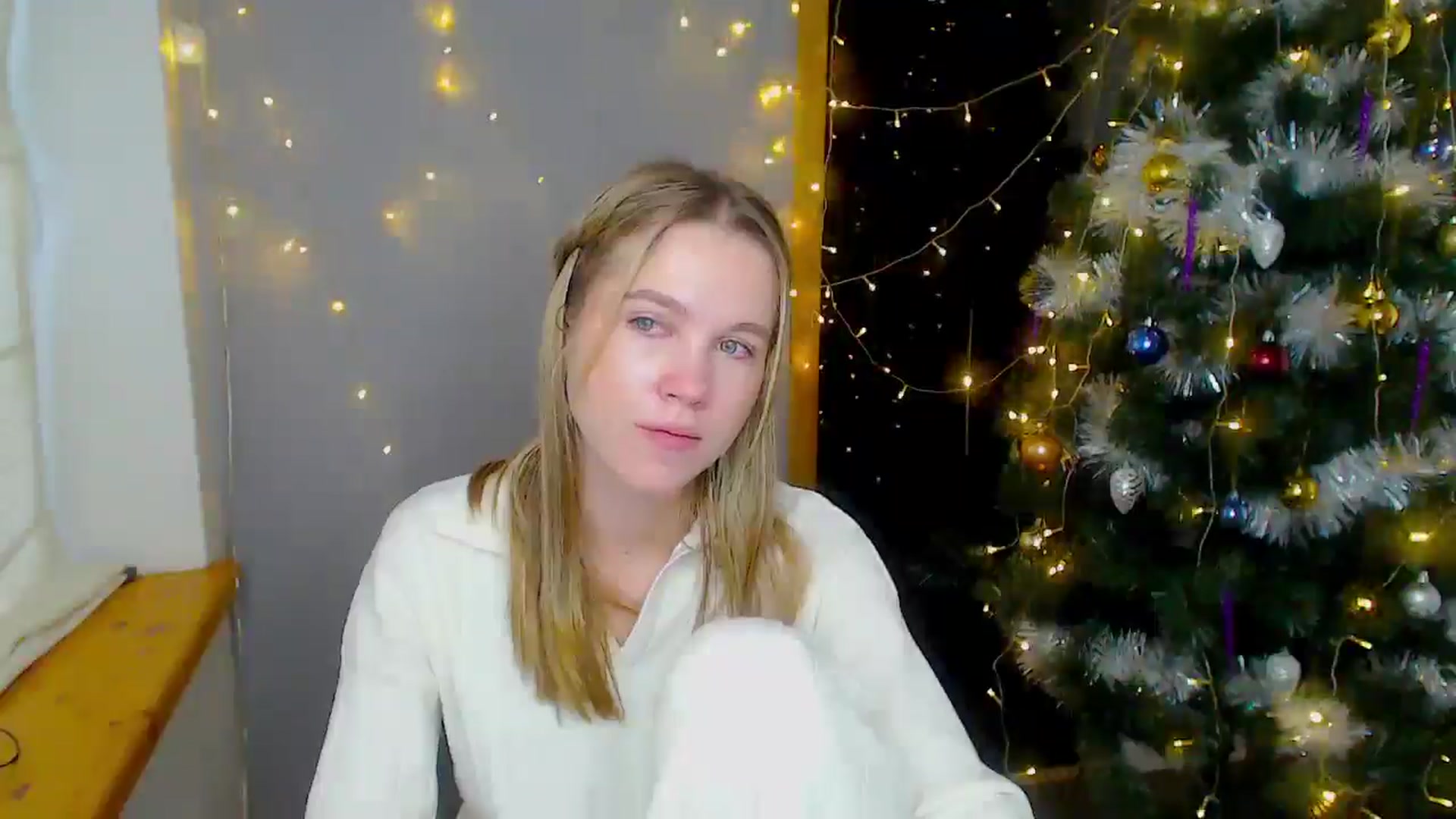 Gallery image thumbnail from Kate_Lewiss's myfreecams stream on, 12/16/2024, 09:17 image 8 of 20