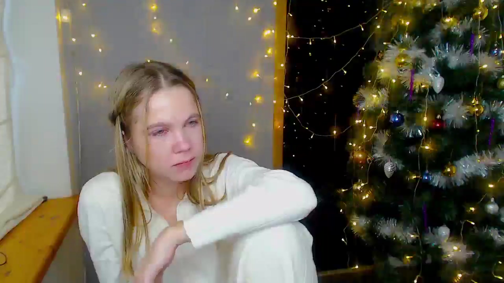 Gallery image thumbnail from Kate_Lewiss's myfreecams stream on, 12/16/2024, 09:17 image 15 of 20