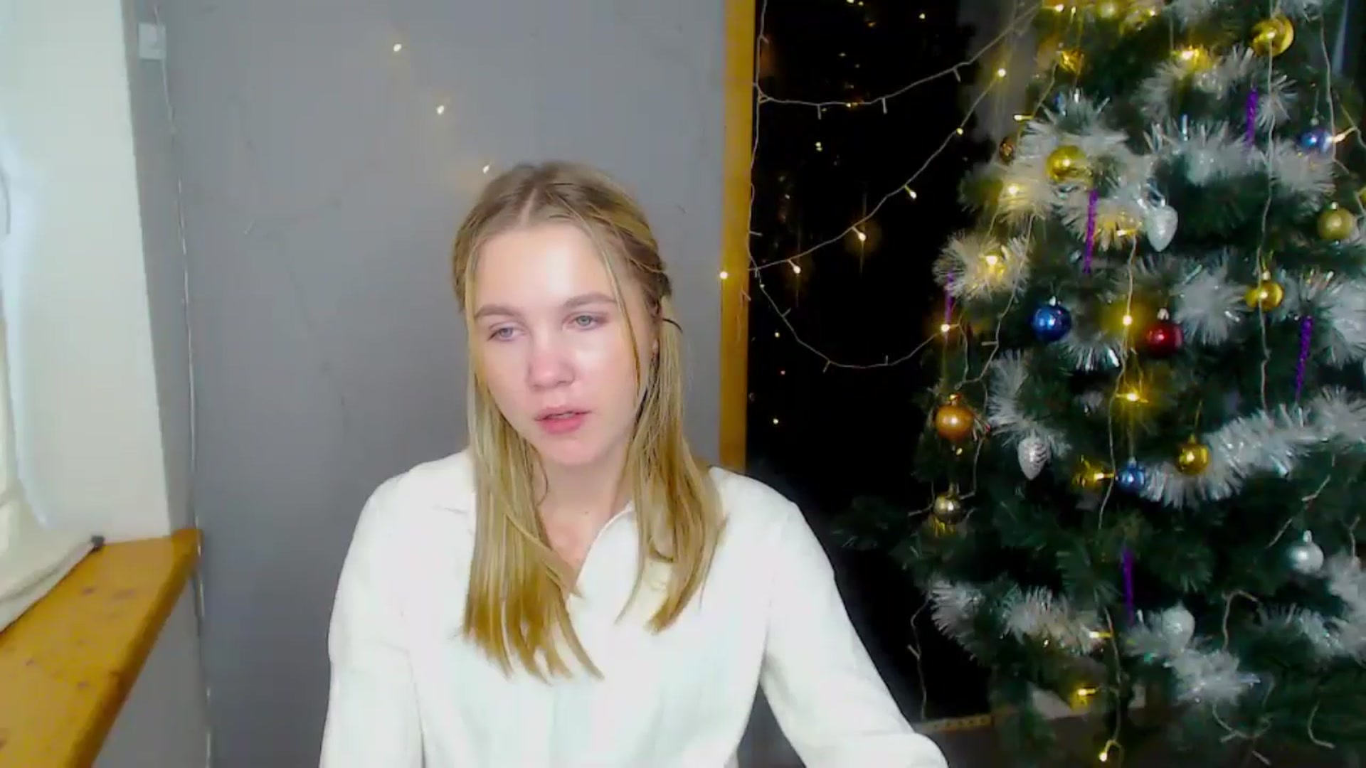 Gallery image thumbnail from Kate_Lewiss's myfreecams stream on, 12/16/2024, 10:11 image 9 of 20