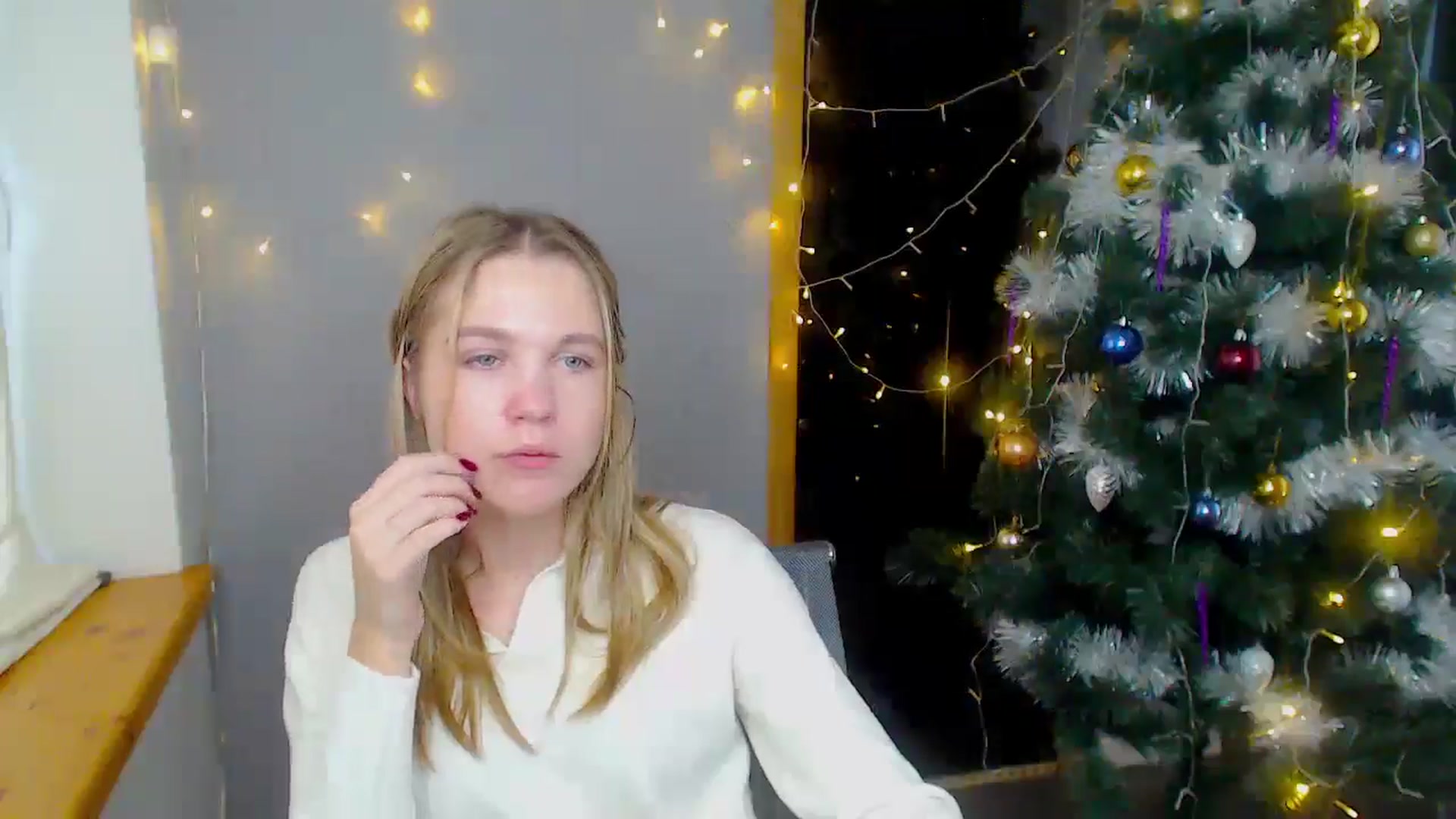 Gallery image thumbnail from Kate_Lewiss's myfreecams stream on, 12/16/2024, 10:11 image 12 of 20