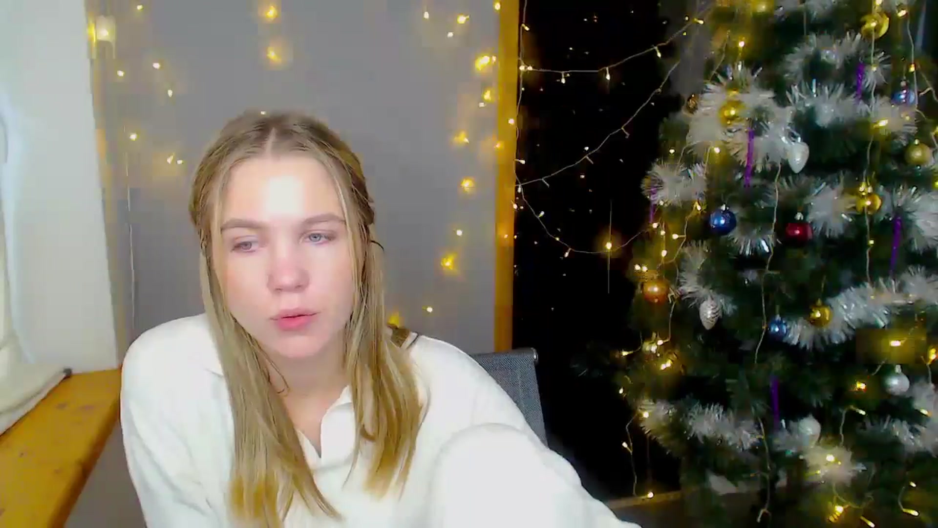 Gallery image thumbnail from Kate_Lewiss's myfreecams stream on, 12/16/2024, 10:11 image 15 of 20