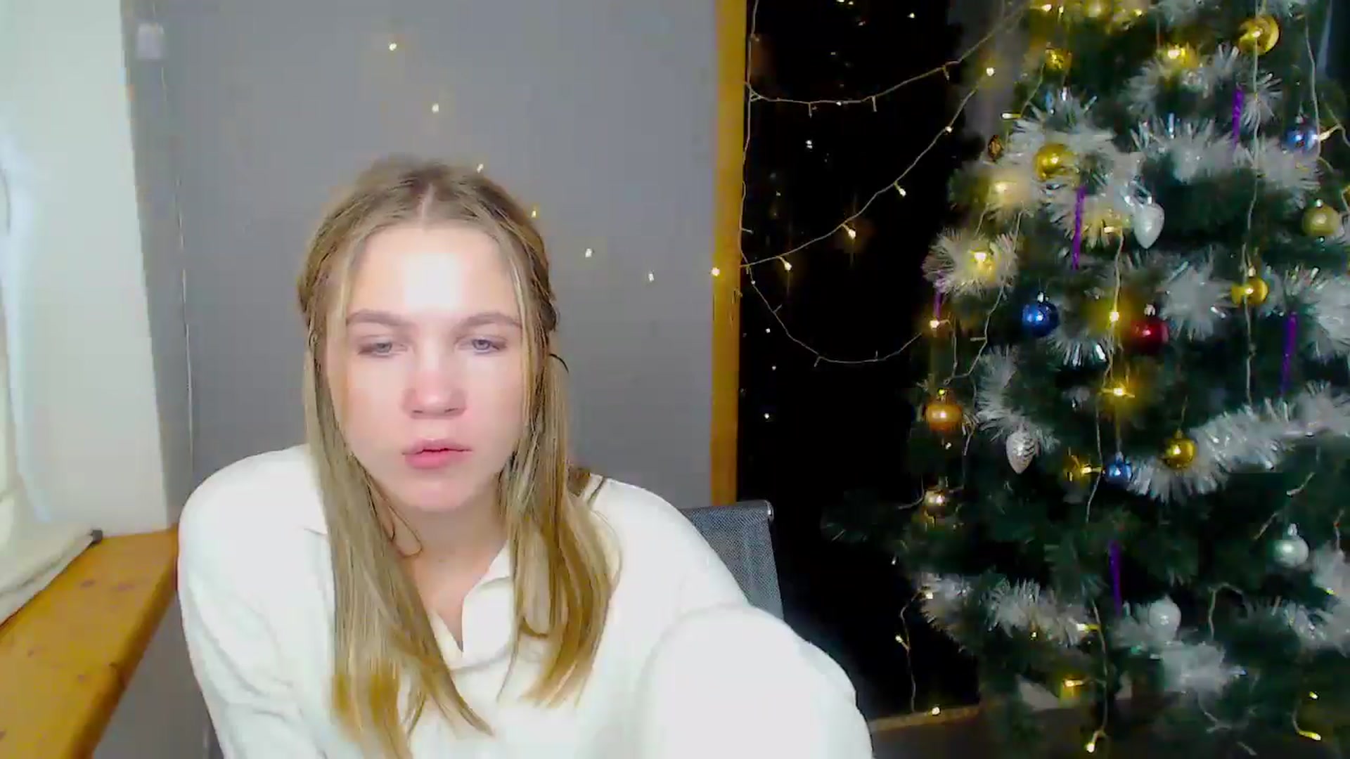 Gallery image thumbnail from Kate_Lewiss's myfreecams stream on, 12/16/2024, 10:11 image 16 of 20