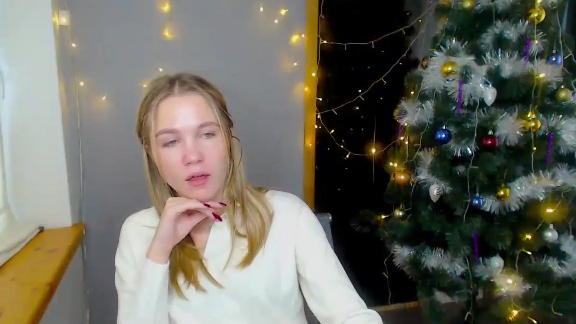 Gallery image thumbnail from Kate_Lewiss's myfreecams stream on, 12/16/2024, 10:11 image 10 of 20