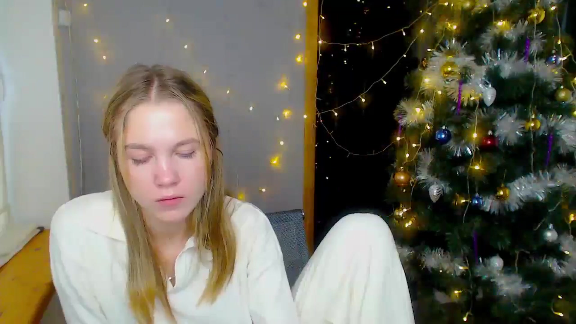 Gallery image thumbnail from Kate_Lewiss's myfreecams stream on, 12/16/2024, 11:44 image 11 of 20