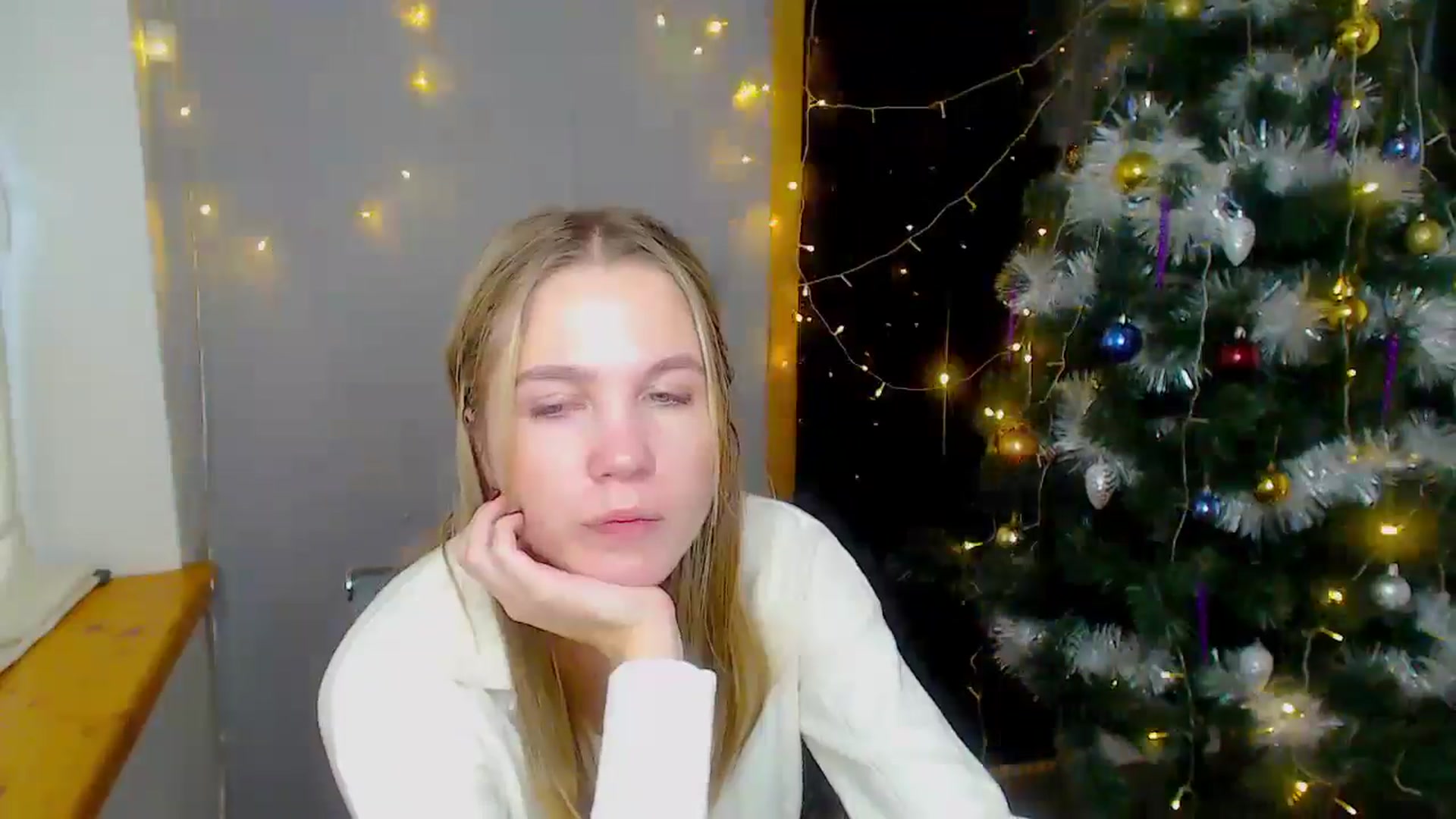 Gallery image thumbnail from Kate_Lewiss's myfreecams stream on, 12/16/2024, 11:44 image 10 of 20
