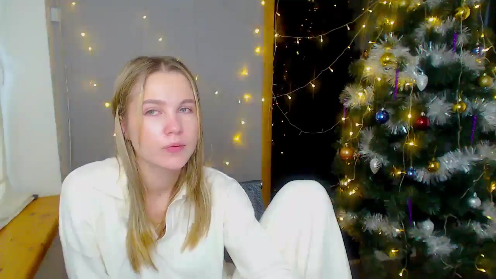 Gallery image thumbnail from Kate_Lewiss's myfreecams stream on, 12/16/2024, 11:44 image 12 of 20