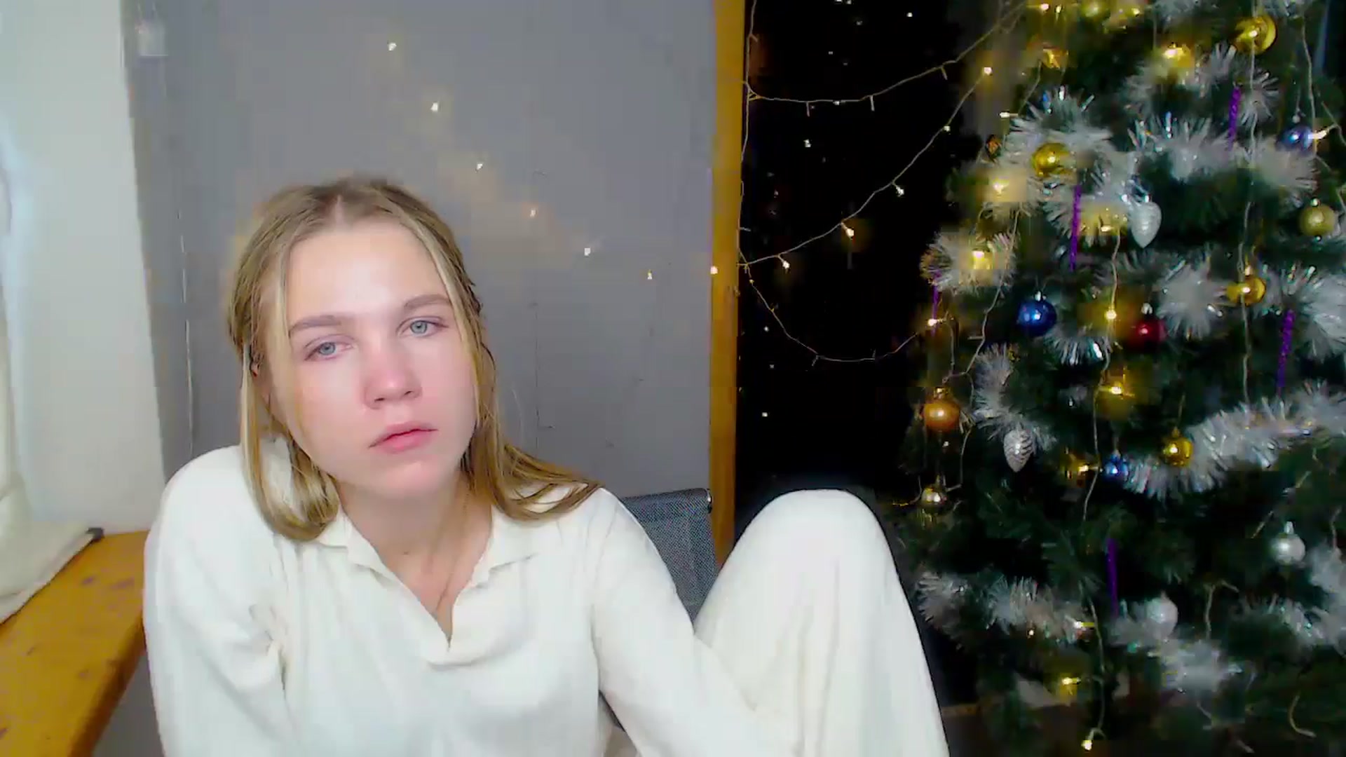 Gallery image thumbnail from Kate_Lewiss's myfreecams stream on, 12/16/2024, 11:44 image 14 of 20