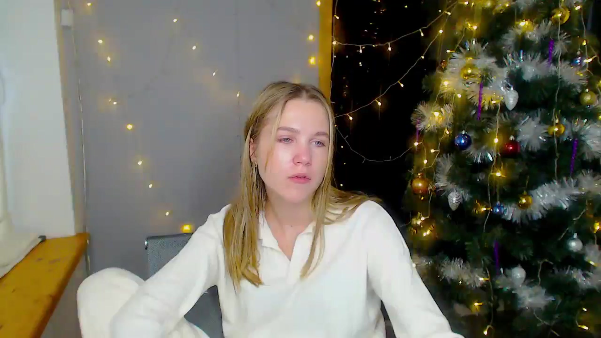 Gallery image thumbnail from Kate_Lewiss's myfreecams stream on, 12/16/2024, 11:44 image 17 of 20