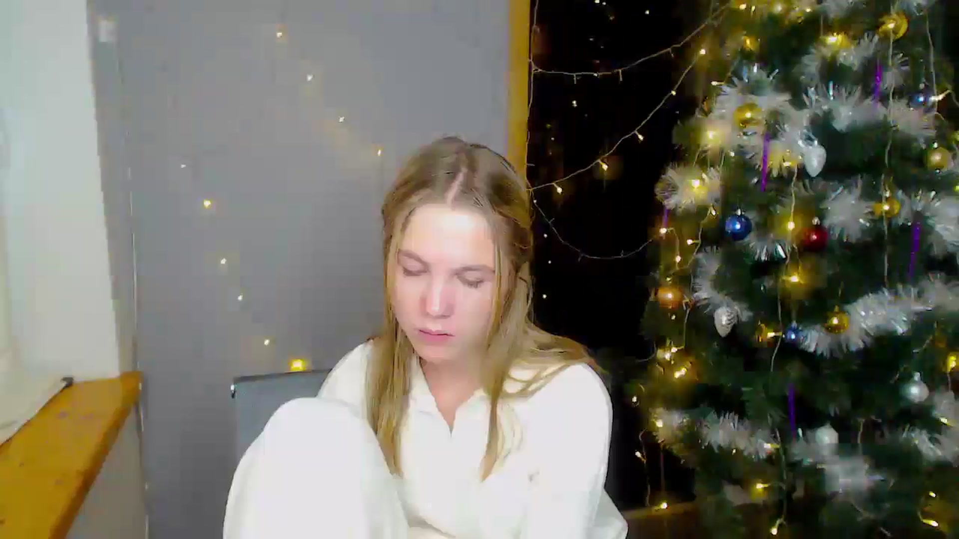 Gallery image thumbnail from Kate_Lewiss's myfreecams stream on, 12/16/2024, 11:44 image 19 of 20