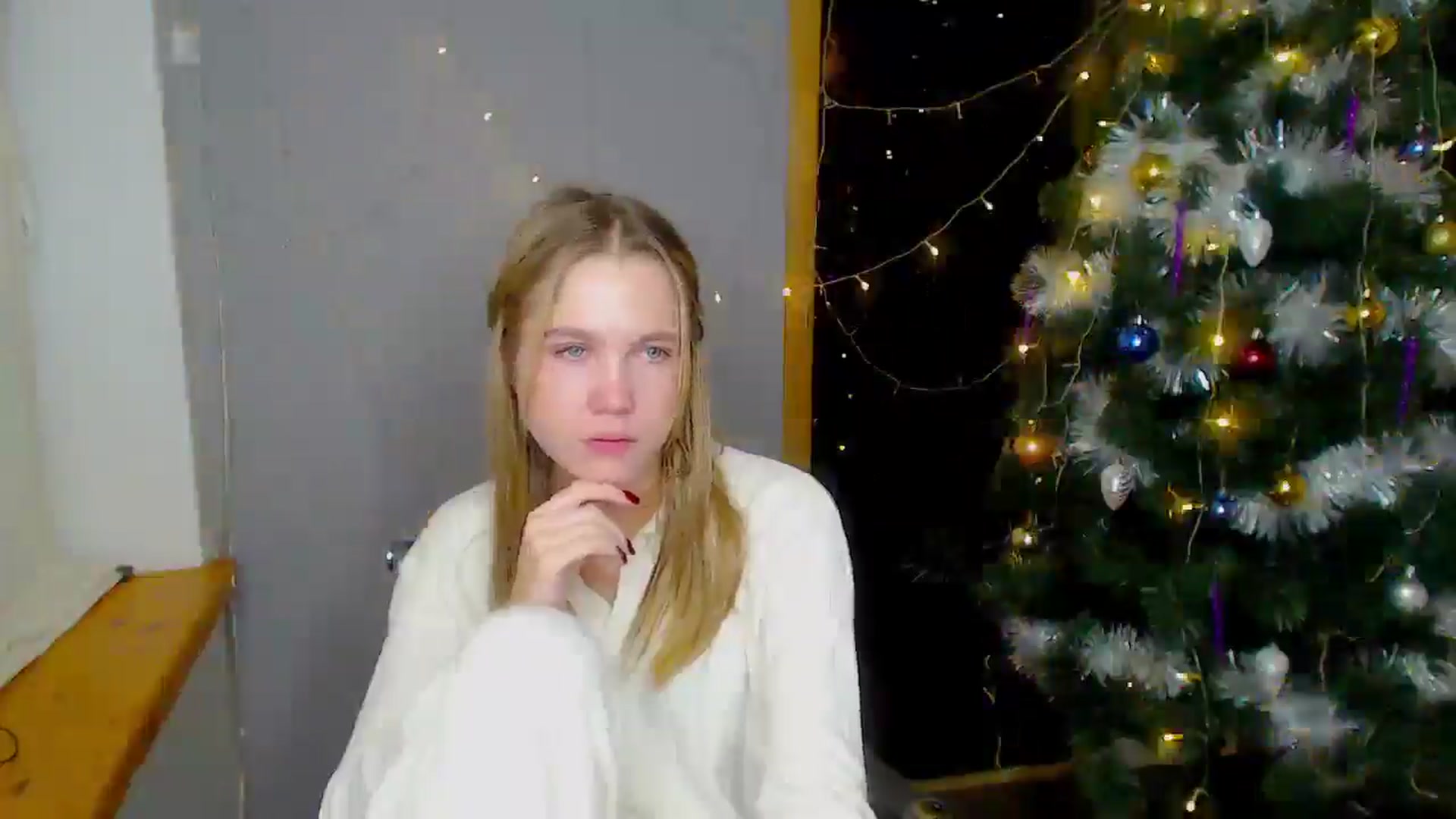 Gallery image thumbnail from Kate_Lewiss's myfreecams stream on, 12/16/2024, 12:56 image 18 of 20