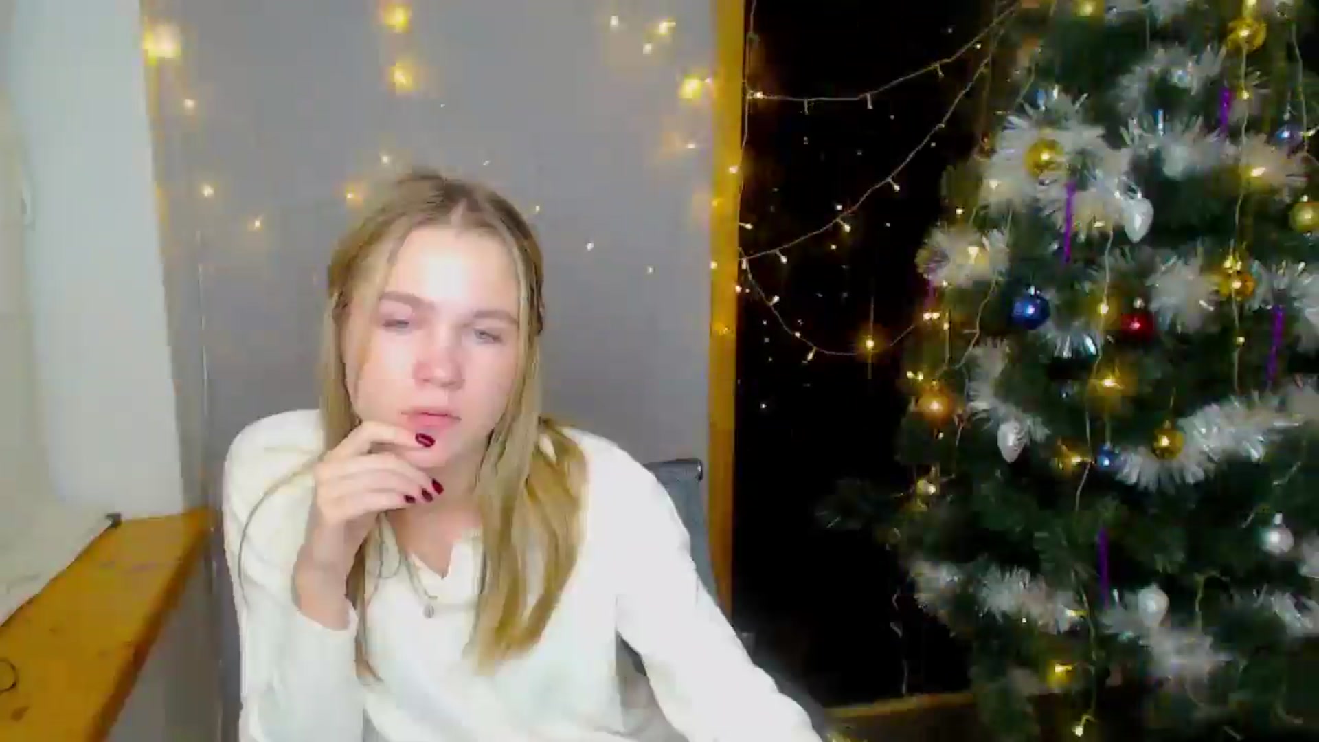 Gallery image thumbnail from Kate_Lewiss's myfreecams stream on, 12/16/2024, 12:56 image 10 of 20