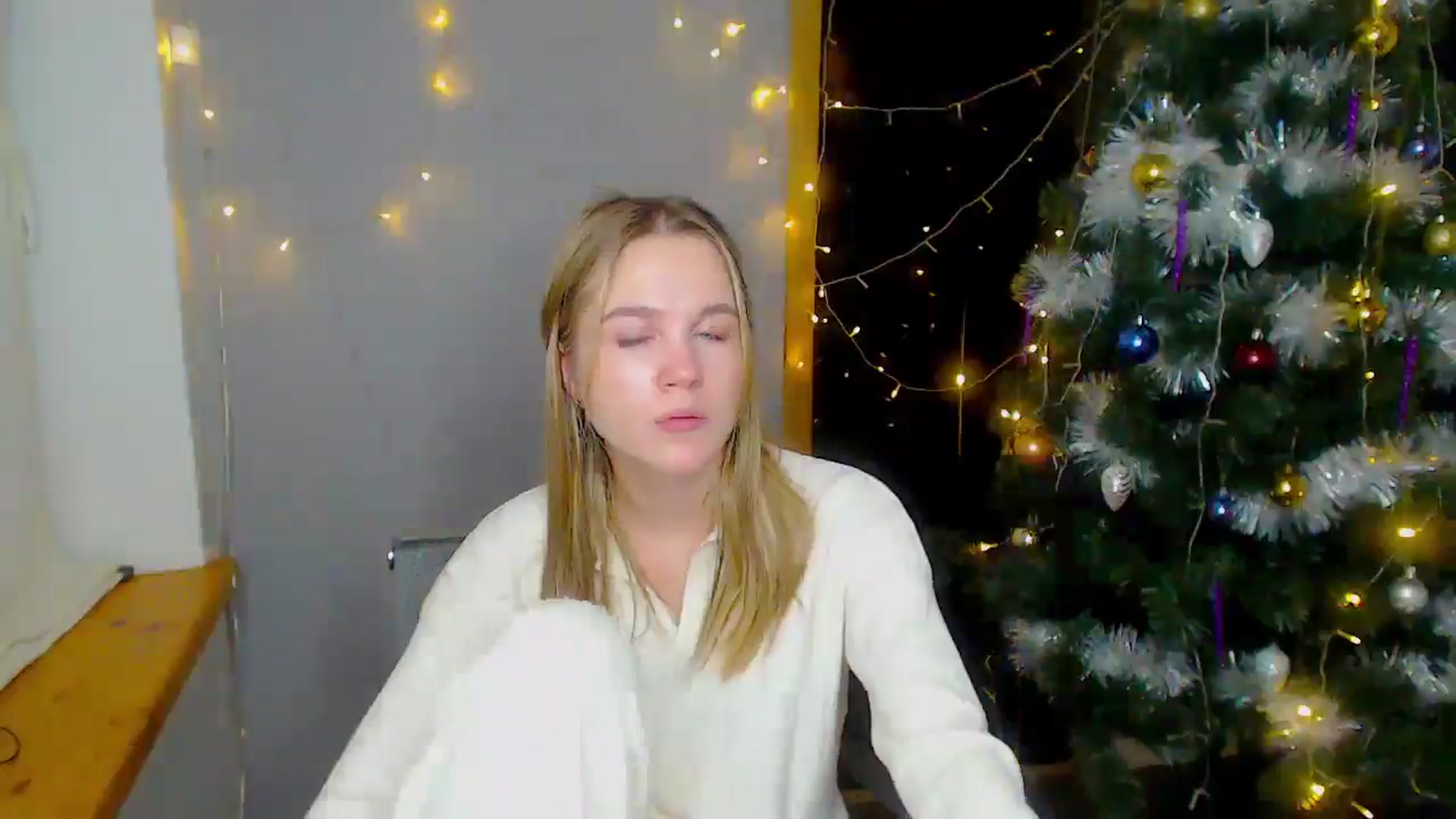 Gallery image thumbnail from Kate_Lewiss's myfreecams stream on, 12/16/2024, 12:56 image 16 of 20