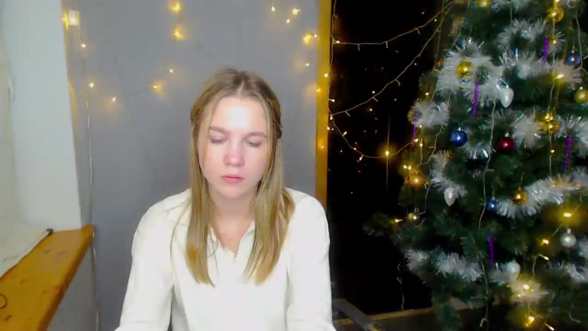Gallery image thumbnail from Kate_Lewiss's myfreecams stream on, 12/16/2024, 12:56 image 13 of 20
