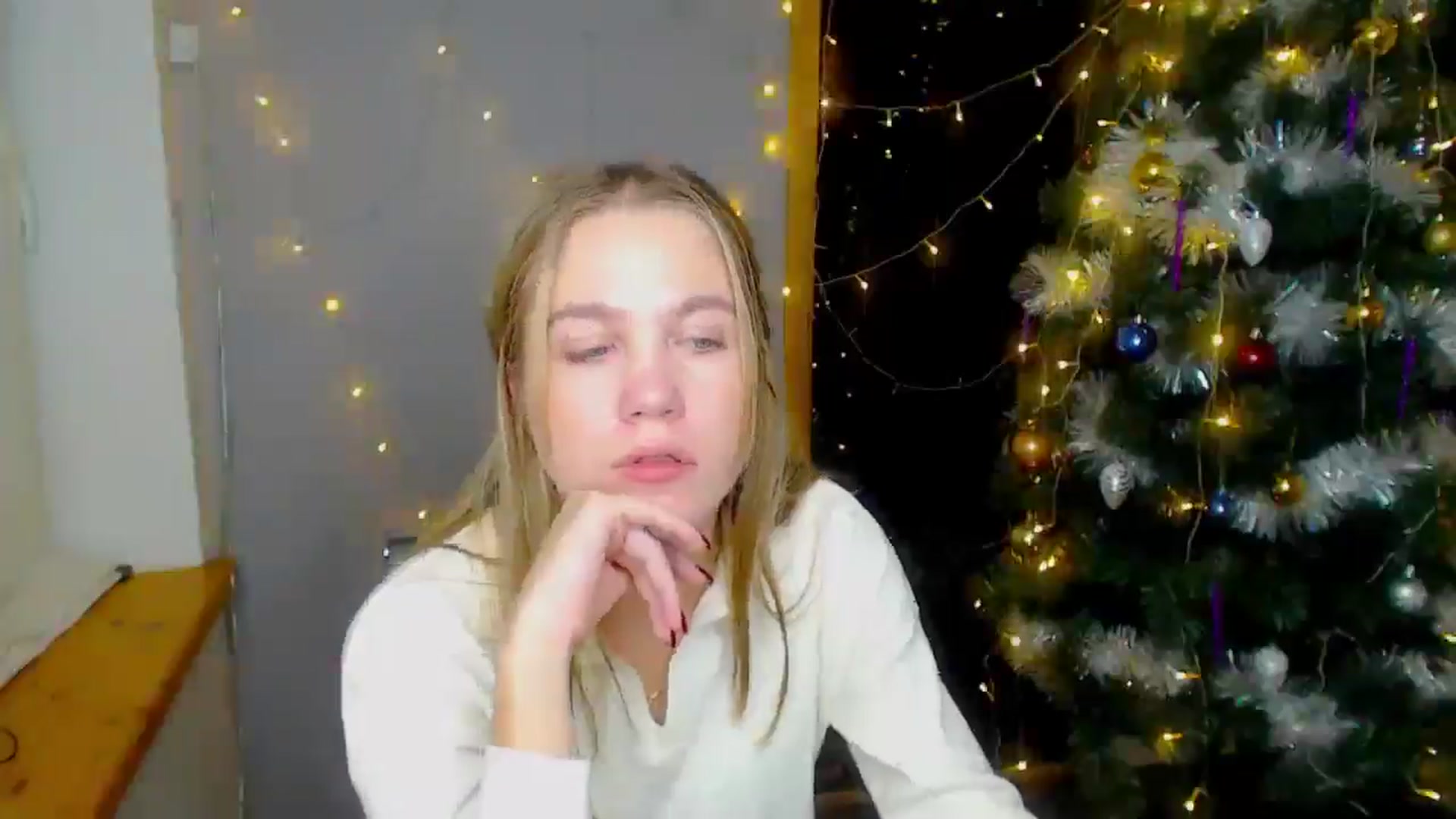 Gallery image thumbnail from Kate_Lewiss's myfreecams stream on, 12/16/2024, 13:15 image 5 of 20