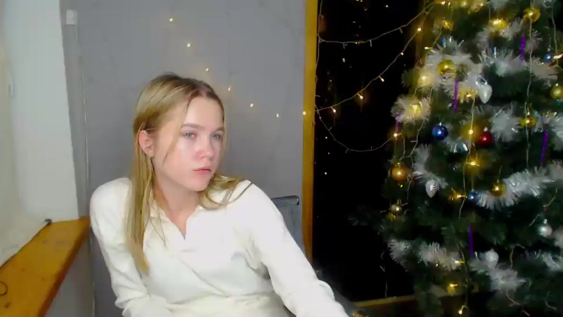 Gallery image thumbnail from Kate_Lewiss's myfreecams stream on, 12/16/2024, 13:15 image 3 of 20