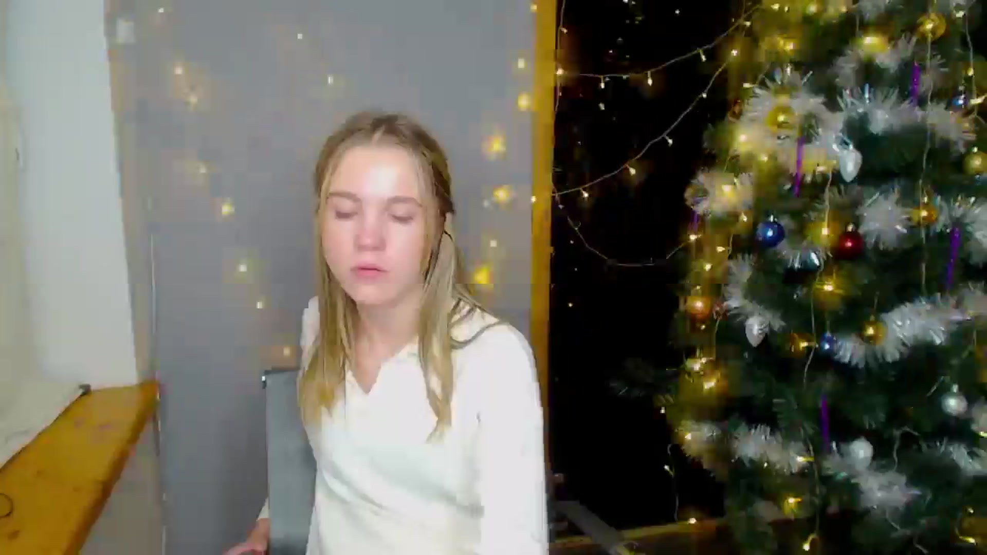 Gallery image thumbnail from Kate_Lewiss's myfreecams stream on, 12/16/2024, 13:15 image 16 of 20