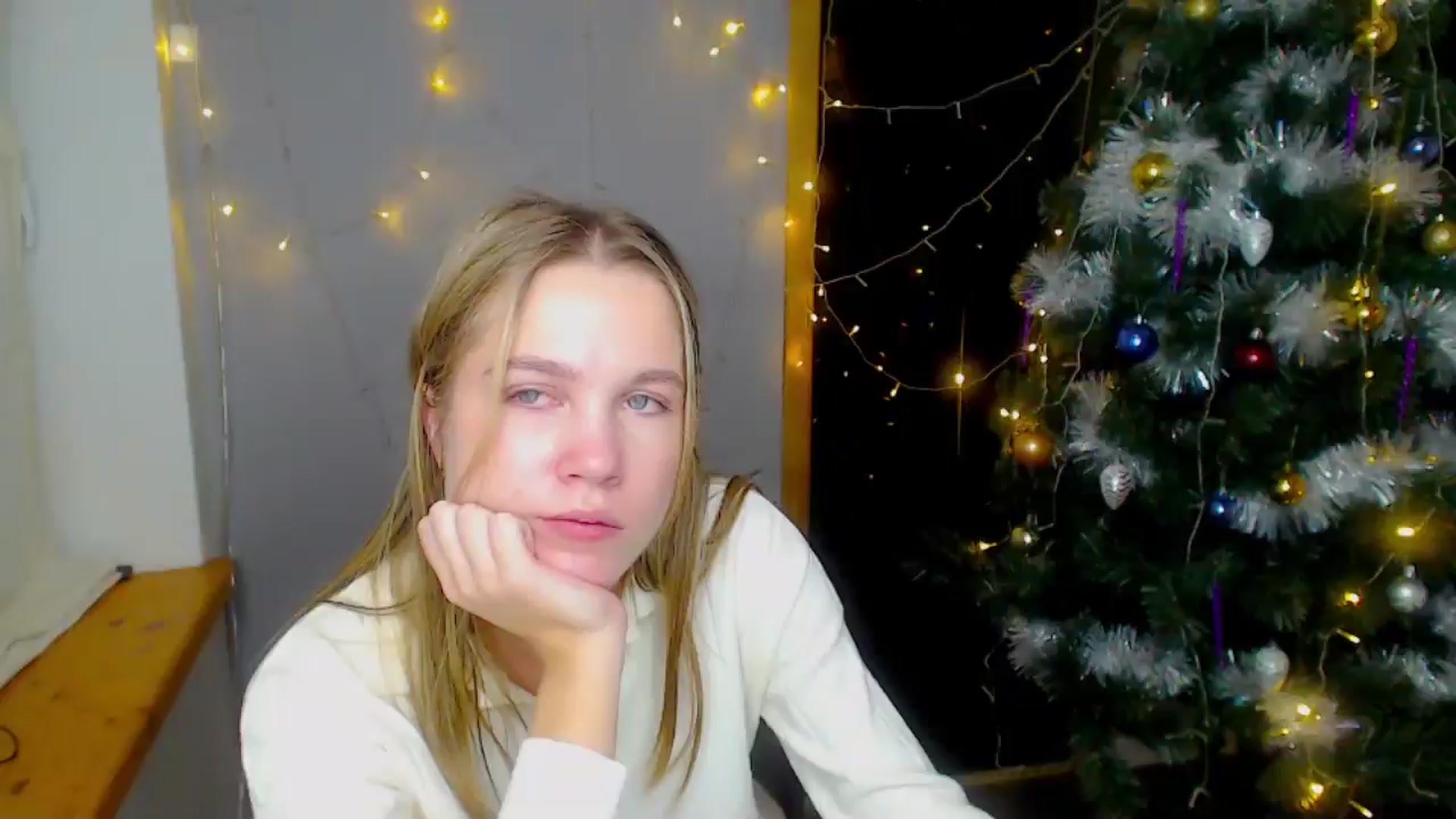 Gallery image thumbnail from Kate_Lewiss's myfreecams stream on, 12/16/2024, 13:15 image 7 of 20