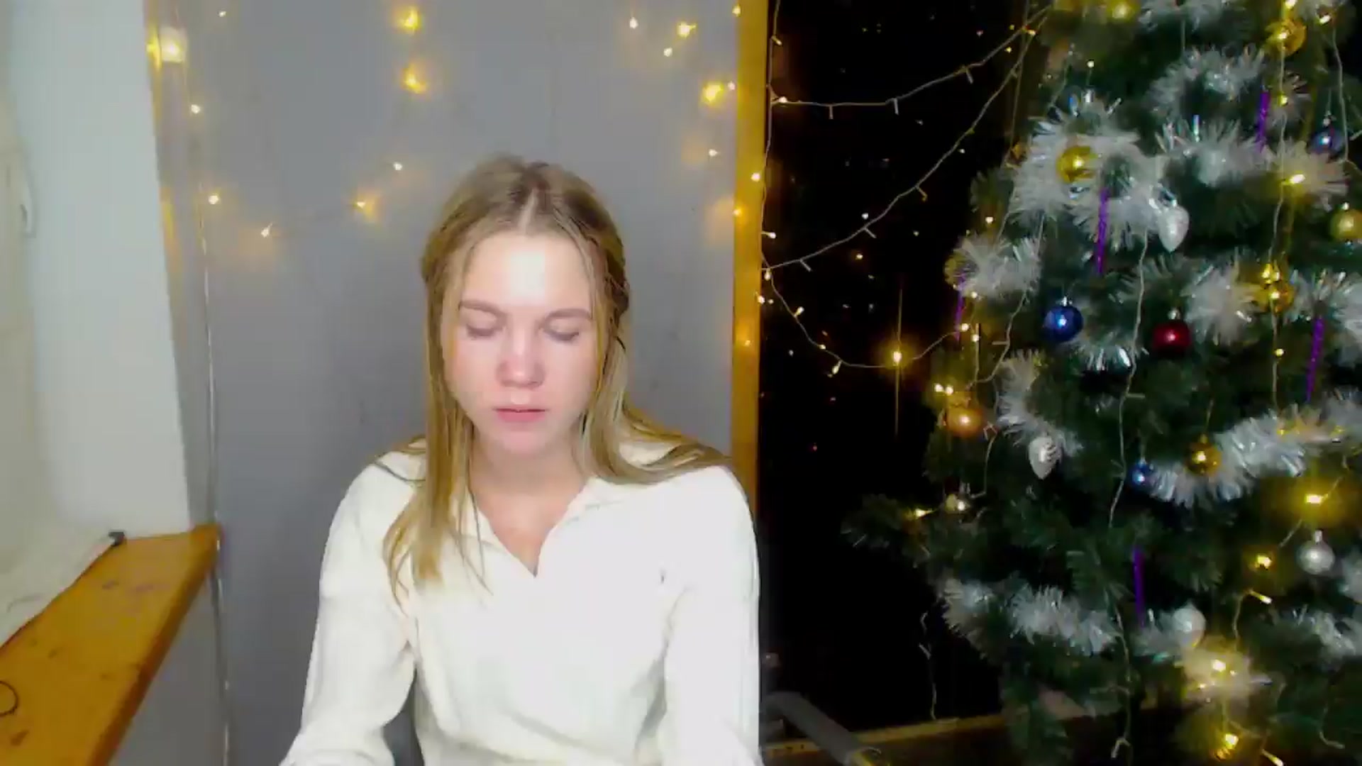 Gallery image thumbnail from Kate_Lewiss's myfreecams stream on, 12/16/2024, 13:15 image 11 of 20