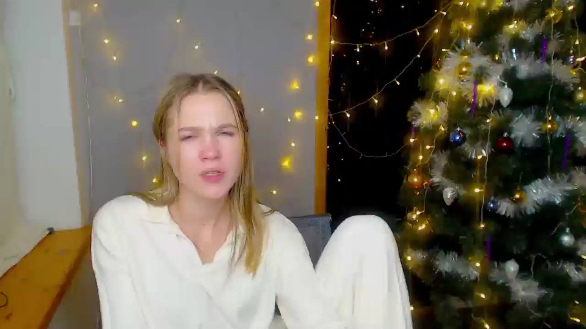 Gallery image thumbnail from Kate_Lewiss's myfreecams stream on, 12/16/2024, 13:55 image 10 of 20