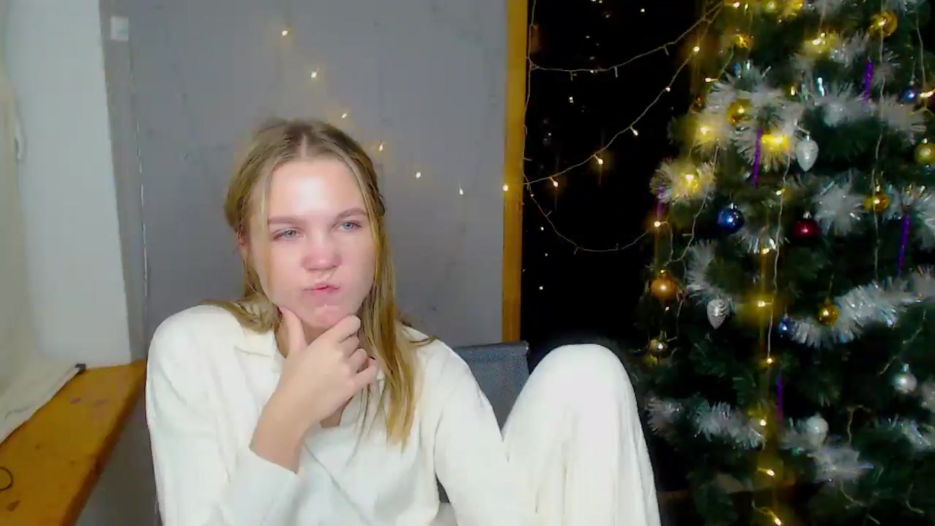 Gallery image thumbnail from Kate_Lewiss's myfreecams stream on, 12/16/2024, 13:55 image 9 of 20