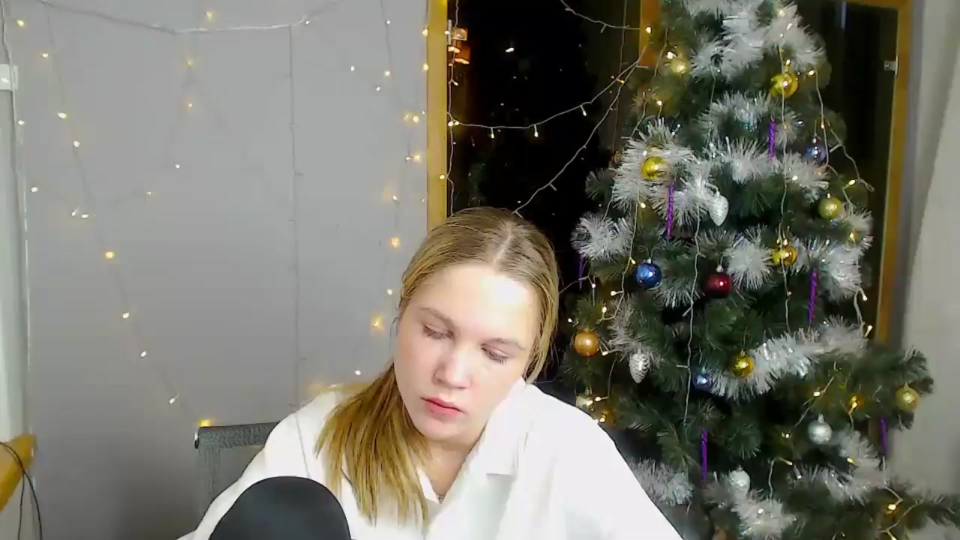 Gallery image thumbnail from Kate_Lewiss's myfreecams stream on, 12/19/2024, 09:23 image 19 of 20