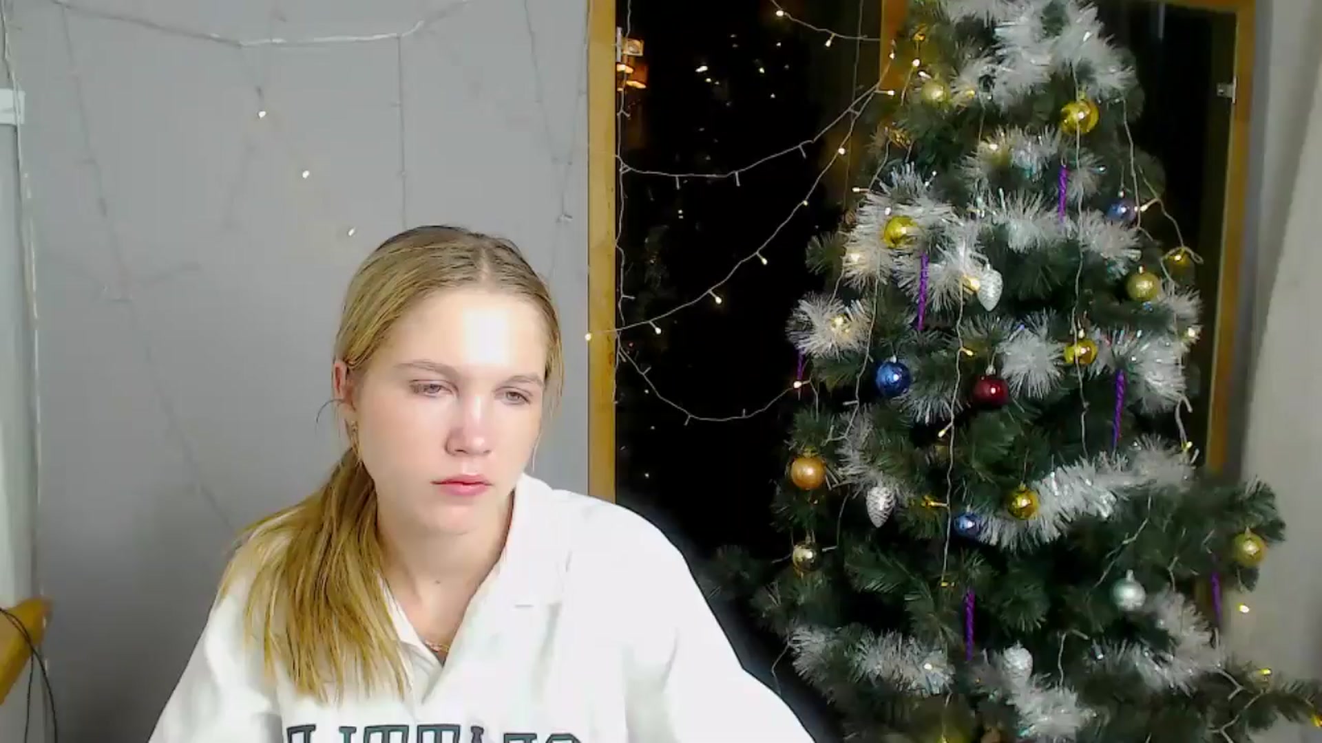 Gallery image thumbnail from Kate_Lewiss's myfreecams stream on, 12/19/2024, 09:23 image 1 of 20