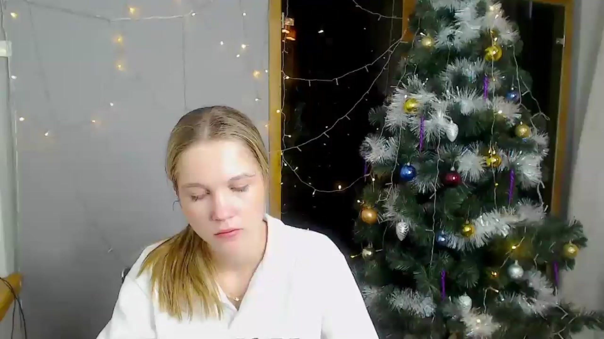 Gallery image thumbnail from Kate_Lewiss's myfreecams stream on, 12/19/2024, 09:23 image 2 of 20