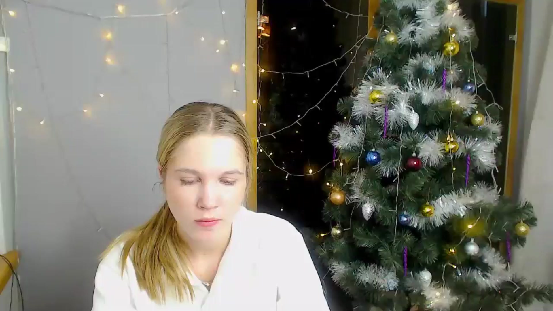 Gallery image thumbnail from Kate_Lewiss's myfreecams stream on, 12/19/2024, 09:23 image 10 of 20