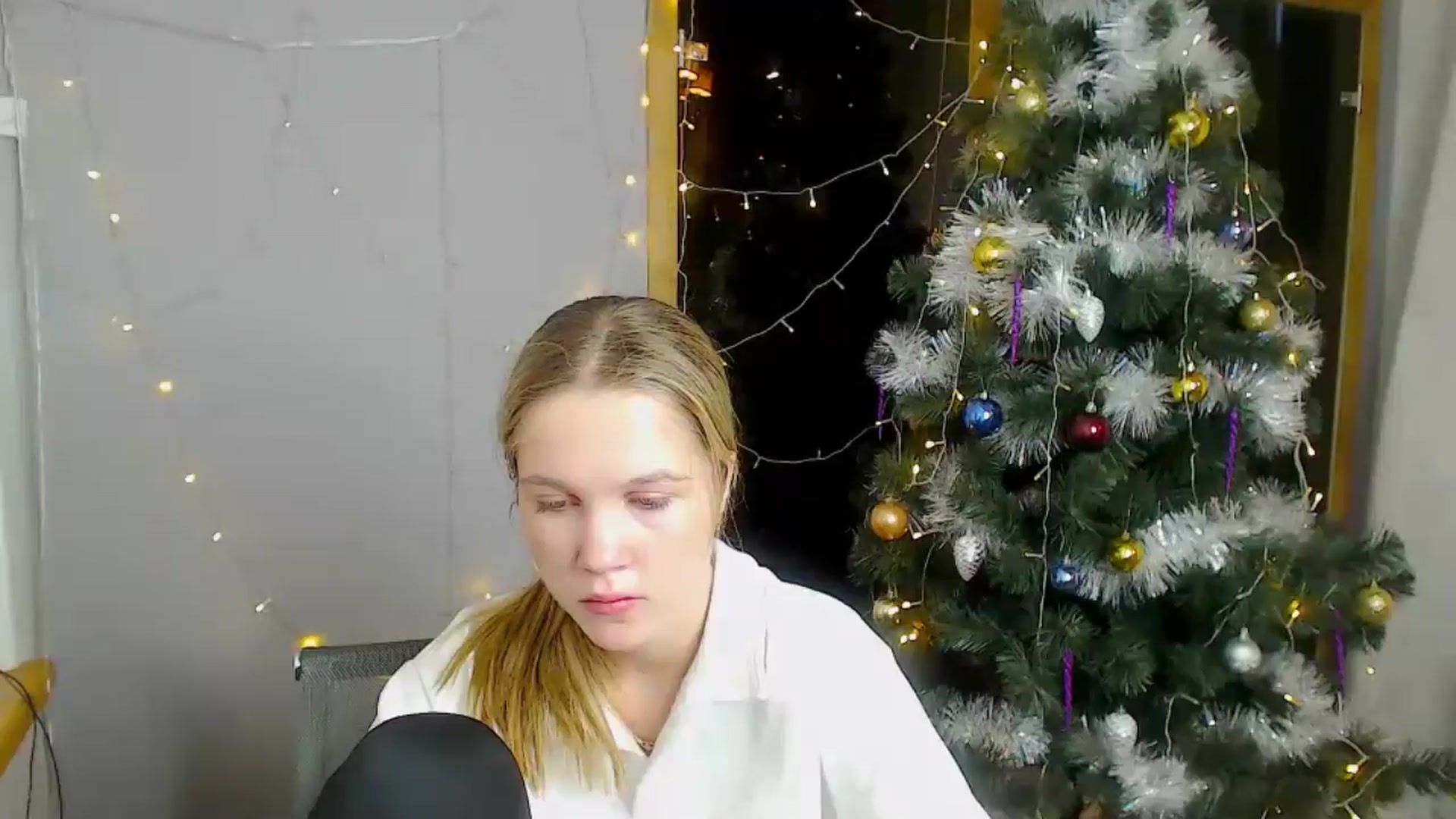 Gallery image thumbnail from Kate_Lewiss's myfreecams stream on, 12/19/2024, 09:23 image 14 of 20