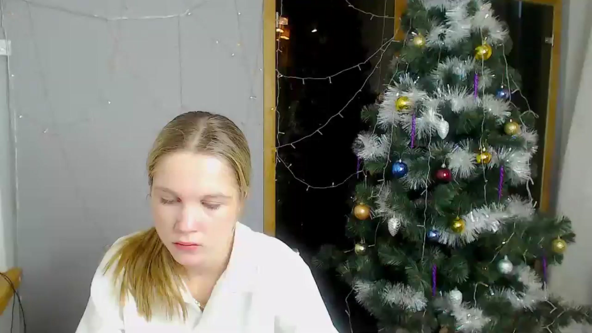 Gallery image thumbnail from Kate_Lewiss's myfreecams stream on, 12/19/2024, 09:23 image 12 of 20