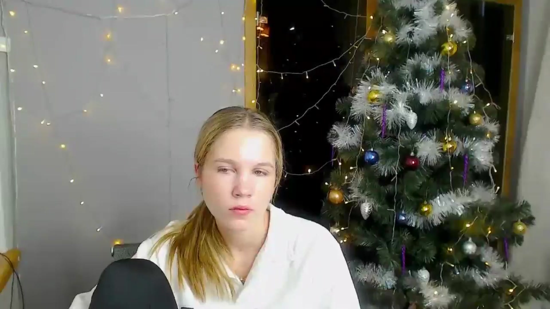 Gallery image thumbnail from Kate_Lewiss's myfreecams stream on, 12/19/2024, 09:23 image 13 of 20