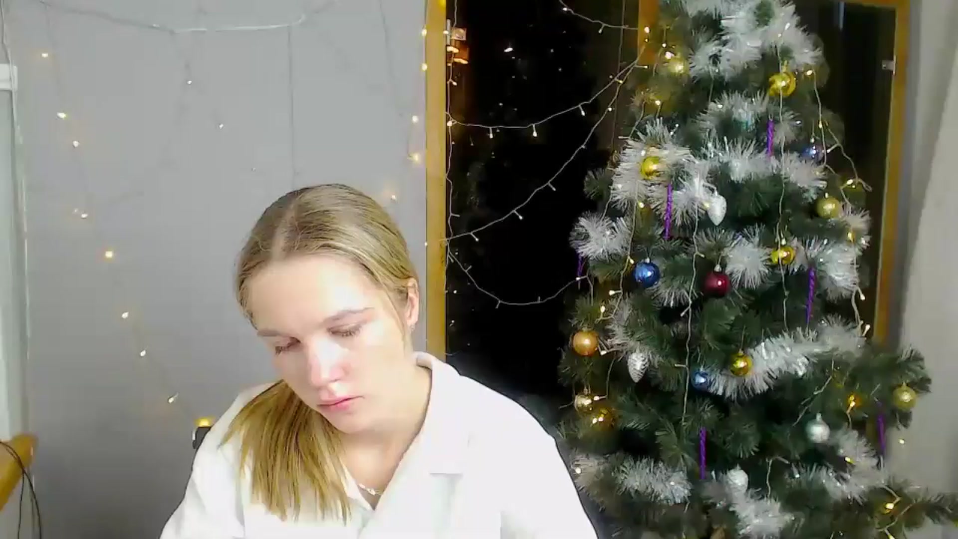 Gallery image thumbnail from Kate_Lewiss's myfreecams stream on, 12/19/2024, 09:23 image 4 of 20