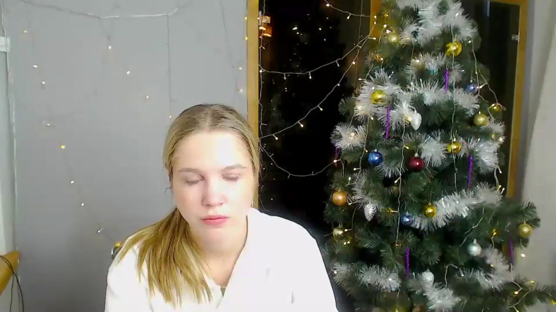 Gallery image thumbnail from Kate_Lewiss's myfreecams stream on, 12/19/2024, 09:23 image 8 of 20