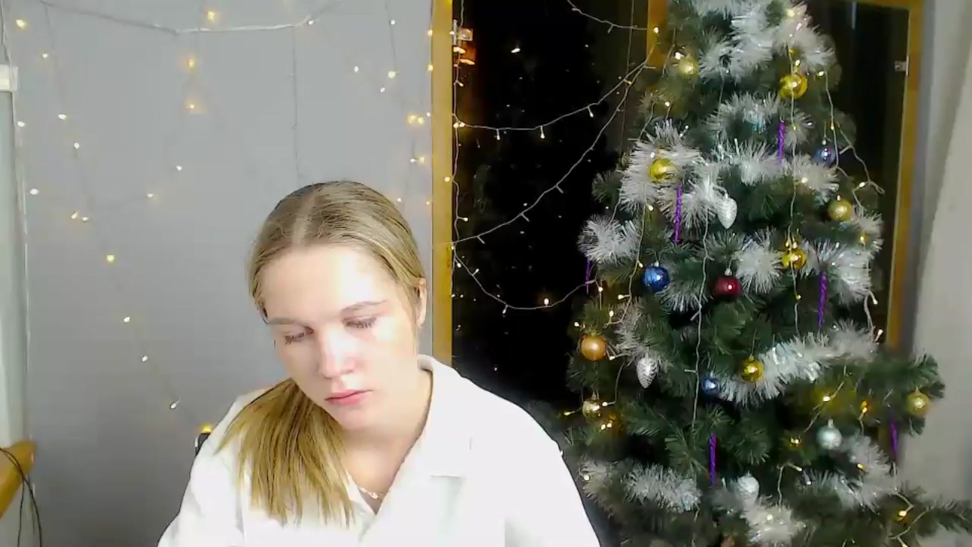 Gallery image thumbnail from Kate_Lewiss's myfreecams stream on, 12/19/2024, 09:23 image 3 of 20