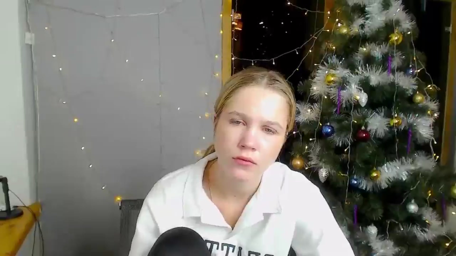 Gallery image thumbnail from Kate_Lewiss's myfreecams stream on, 12/19/2024, 10:53 image 16 of 20