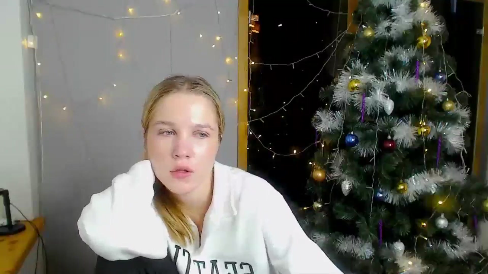 Gallery image thumbnail from Kate_Lewiss's myfreecams stream on, 12/19/2024, 10:53 image 12 of 20