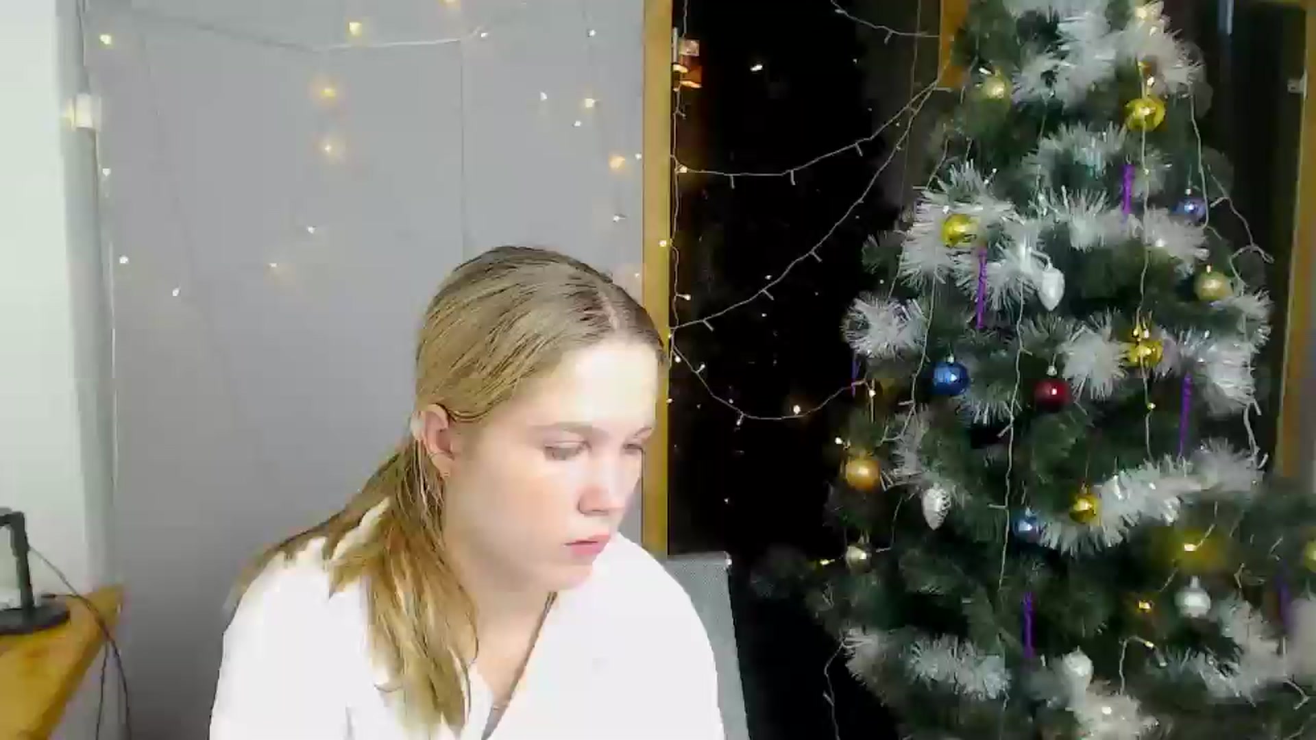 Gallery image thumbnail from Kate_Lewiss's myfreecams stream on, 12/19/2024, 10:53 image 5 of 20
