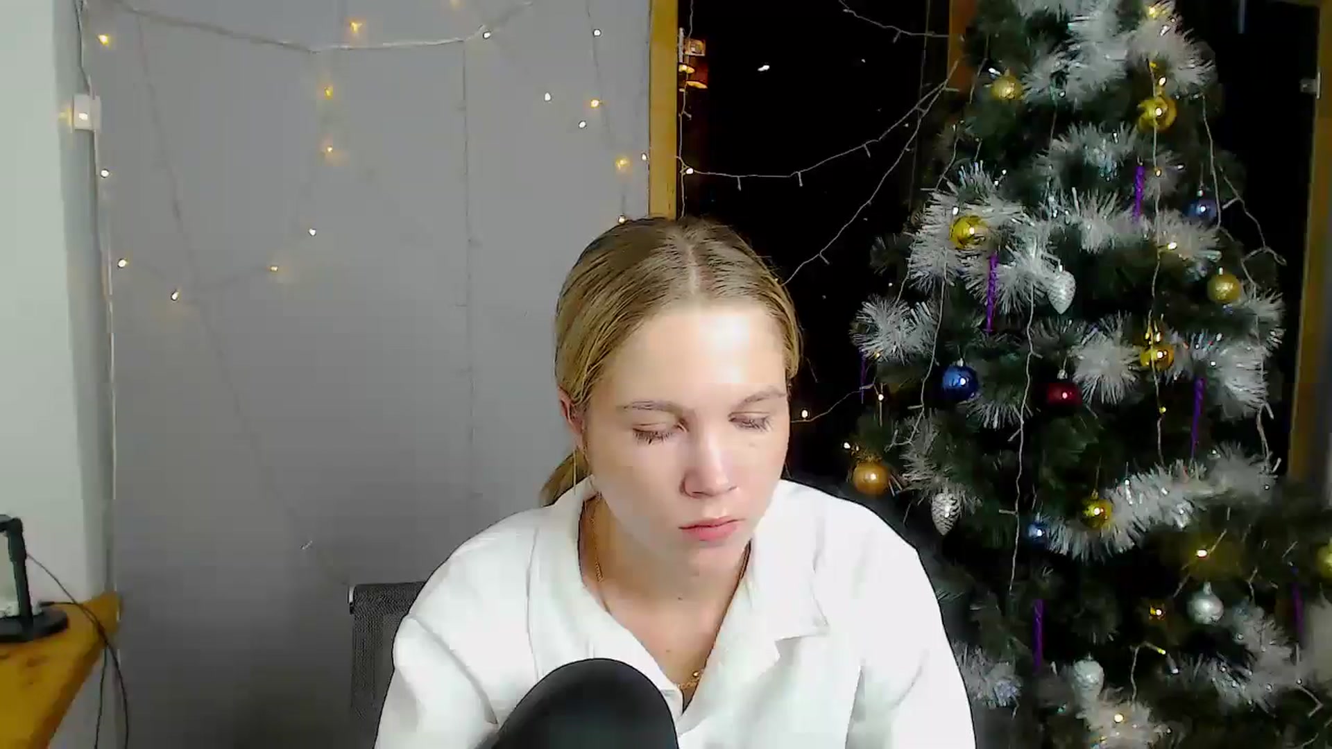 Gallery image thumbnail from Kate_Lewiss's myfreecams stream on, 12/19/2024, 10:53 image 17 of 20