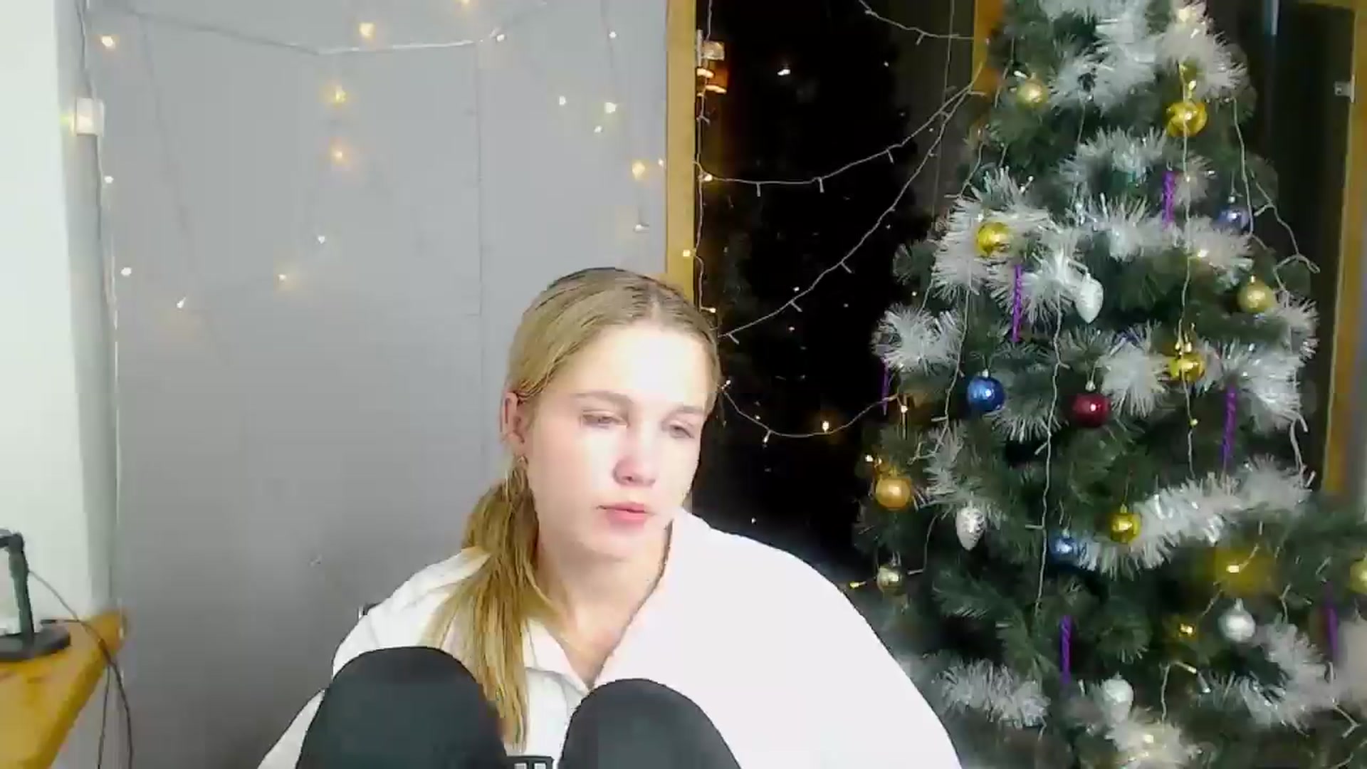 Gallery image thumbnail from Kate_Lewiss's myfreecams stream on, 12/19/2024, 10:53 image 10 of 20